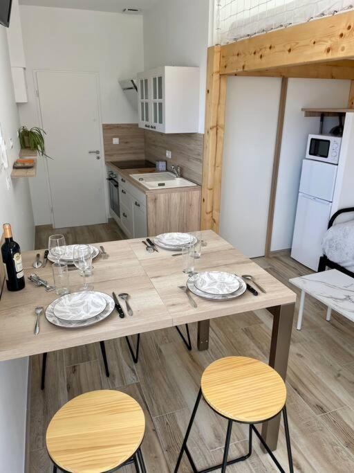 Studio Independant 4 Personnes Pisany Exterior photo